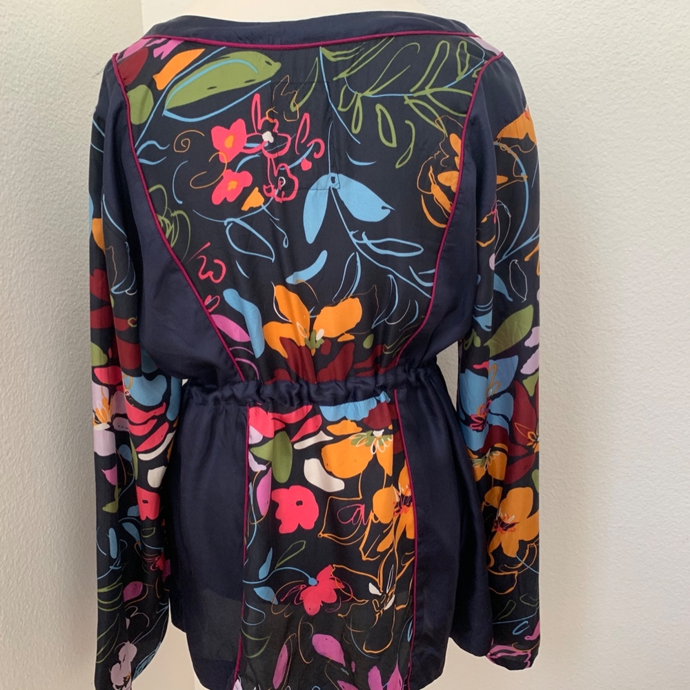 JOHNNY WAS SILK TUNIC - Picture 6 of 9